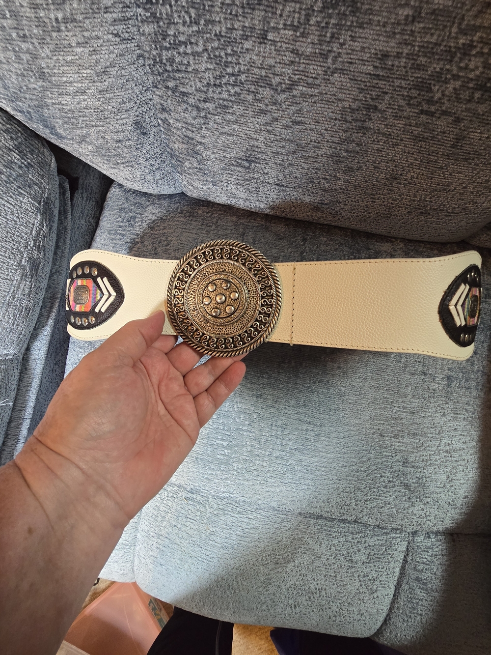 Southwestern Leather White Wide Belt with Ornate Silver-Tone Medallion Buckle
